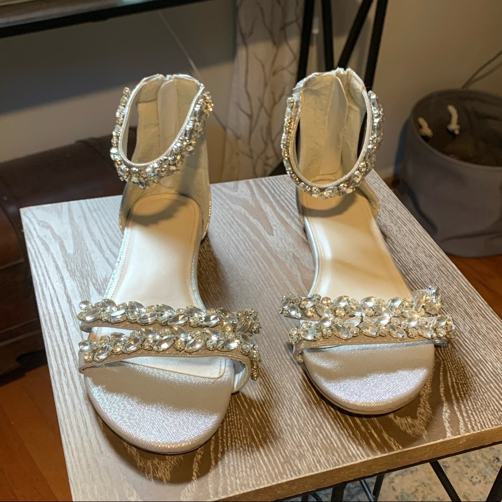 DB Studio silver crystal sandals. Never worn. Size 9.